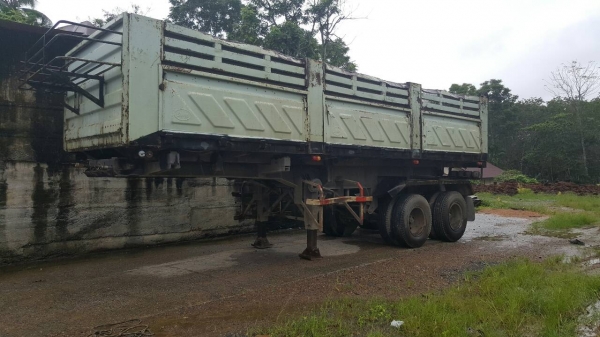 ขายหางเซมิดัมพ์สามมิตร 2 เพลาปี 2538 ยาว 8 เมตร ราคา 380000