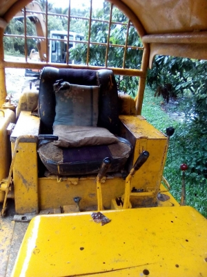 ขายรถแทรคเตอร์ KOMATSU D50A-15 ห้องเลี้ยวแห้ง ราคา 350000