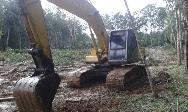 ขายรถแบคโฮ KOBELCO SK200-/// เอกสารอินวอย ระบบไฟเต็ม ราคา 900000