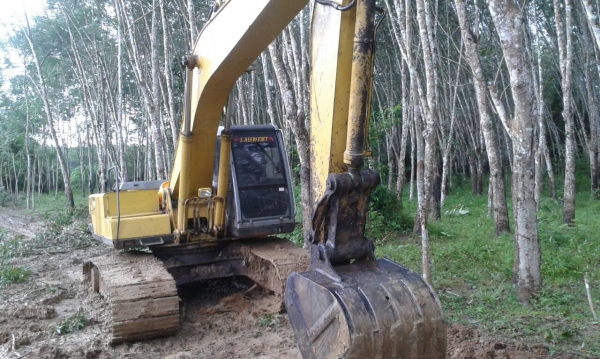 ขายรถแบคโฮ KOBELCO SK200-/// เอกสารอินวอย ระบบไฟเต็ม ราคา 900000