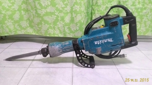 เครื่องสกัดคอนกรีต makita รุ่น 1306 แท้ๆ เดิมๆสภาพพร้อมทำงานได้เลยครับ เครื่องสกัดคอนกรีต makita รุ่น 1306 แท้ๆ เดิมๆสภาพพร้อมทำงานได้เลยครับ