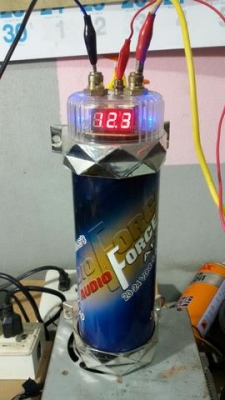 ตัวเก็บไฟสำหรับรถเครื่องเสียง