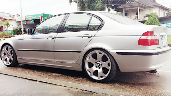 BMW 318ia E46 ปี03 อยากได้เท่าไหร่ต่อรองได้ครับ