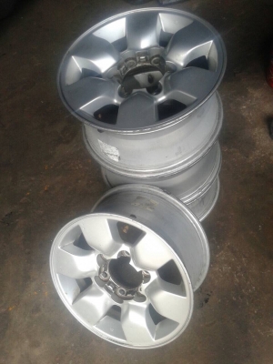 แม็ก VIGO(Off Road) ขอบ 15" 1 ชุด 4,000 บาท