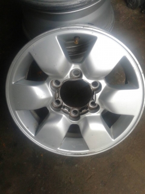 แม็ก VIGO(Off Road) ขอบ 15" 1 ชุด 4,000 บาท