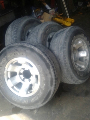 แม็ก VIGO(Off Road) ขอบ 15" แถมยาง (Maxxis) 1 ชุด 4,000 บาท