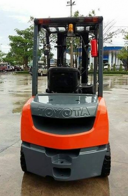 จำหน่ายรถ Forklift Toyota 3 ตัน ดีเซล 8FD30 (ญี่ปุ่น) ปี 2008 เสา 4.5 เมตร + Side Shift คุณภาพเยี่ยม