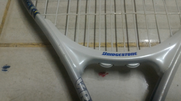 ไม้เทสนิส BRIDGESTONE อย่างดีคุณภาพสูงสำหรับเด็ก น้ำหนักเบามากแค่ 180 กรัม (ขายเป็นคู่ 600 บาท ) ไม้เทสนิส BRIDGESTONE อย่างดีคุณภาพสูงสำหรับเด็ก น้ำหนักเบามากแค่ 180 กรัม (ขายเป็นคู่ 600 บาท )