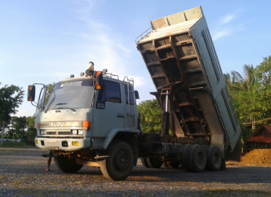 ISUZU ROCKY 195