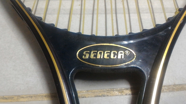 ไม้เทสนิสผู้ใหญ่ระดับแชมป์ SENECA เป็นโครงอลูมีเนียม แข็งแรงน้ำหนักเบาแข็งแรง
