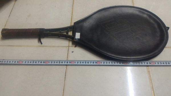 ไม้เทสนิสผู้ใหญ่ระดับแชมป์ SENECA เป็นโครงอลูมีเนียม แข็งแรงน้ำหนักเบาแข็งแรง