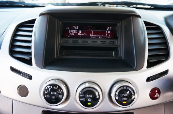 2011 MITSUBISHI TRITON 3.2 GLS DOUBLE CAB LIMITED 4WD 2011 MITSUBISHI TRITON 3.2 GLS DOUBLE CAB LIMITED 4WD