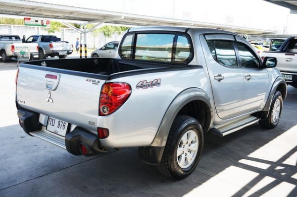 2011 MITSUBISHI TRITON 3.2 GLS DOUBLE CAB LIMITED 4WD 2011 MITSUBISHI TRITON 3.2 GLS DOUBLE CAB LIMITED 4WD
