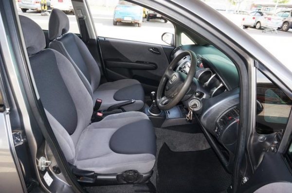 2004 HONDA JAZZ 1.5 E