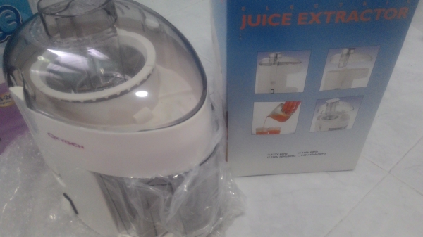 ตู้เย็นเล็ก ใช้ได้ทั้ง รถ 12v และ บ้าน