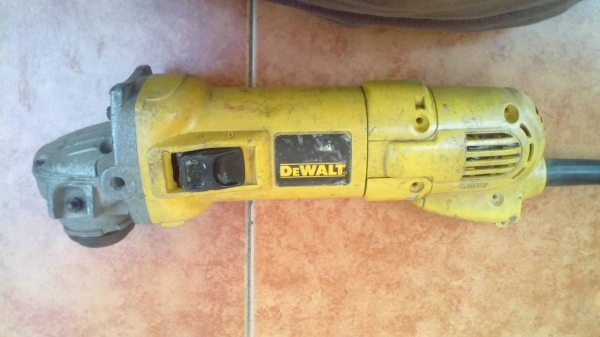 ลูกหมู dewalt 1050w