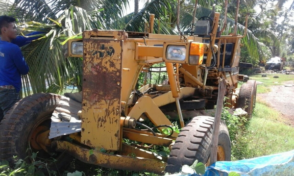 ขายรถ เกรด KOMATSU GD305 A-1 เอวอ่อนสภาพสวยพร้อมไช้เอกสารสัญญาซื้อขาย