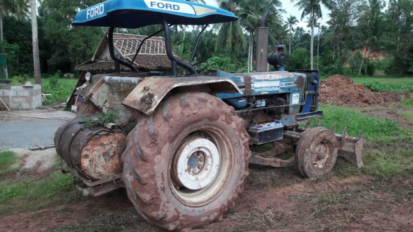 ขายรถไถ FORD 6600 ใบมีดอย่างเดียว ไม่มีเอกสาร ราคา 220000