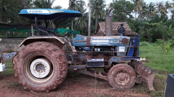 ขายรถไถ FORD 6600 ใบมีดอย่างเดียว ไม่มีเอกสาร ราคา 220000