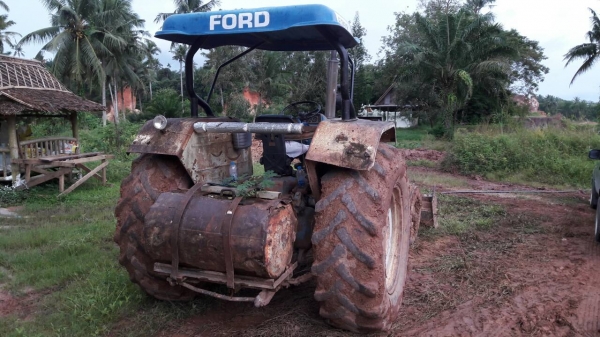 ขายรถไถ FORD 6600 ใบมีดอย่างเดียว ไม่มีเอกสาร ราคา 220000
