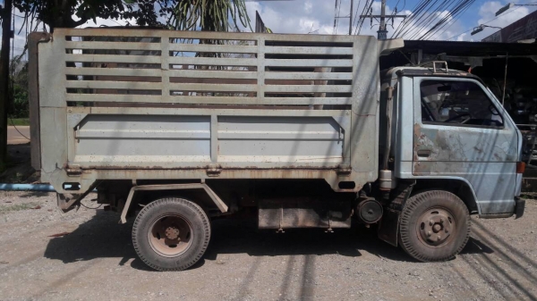 ขายรถบรรทุก 6 ล้อดัมพ์ ISUZU NPR 115 แรงม้ารถประกอบ แอร์พร้อม เกียร์สั้น เฟืองท้าย 145 ราคา 280000