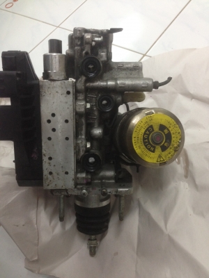 ปั้มเบรกไฟ้ฟ้า toyota landcruser vx100 lexus cygnus lx470