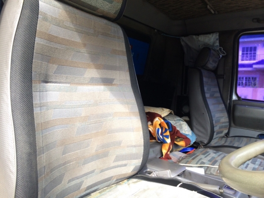 10ล้อตู้เปียก195แรง...HINO FL3HNKA-10683 เครื่องHO7D-A88627...รถปี2536 สภาพดี..สวย เล่มพร้อม