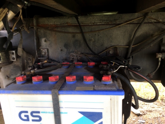 10ล้อตู้เปียก195แรง...HINO FL3HNKA-10683 เครื่องHO7D-A88627...รถปี2536 สภาพดี..สวย เล่มพร้อม