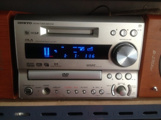 ONKYO DVD MD TUNER AMPLIFIER FR 7GXDV เก่าญี่สภาพสวยใช้ไฟ100V