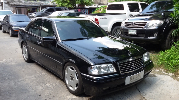ขาย Benz C220 W202 1995 สีดำ เครื่อง 2,200 cc. auto ABS Airbag Full option  LPG หัวฉีด สีดำเพิ่งทำใหม่ 40,000 กว่าบาท เดือน 2 เดือนที่แล้ว แม็ก Carlsson 17 แท้ พร้อมยาง เพิ่งเปลี่ยน ต้นปี  ดอกเต็ม เ