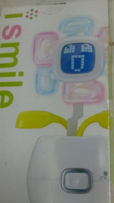 I  SMILE  เป็นชุดกระถางดอกไม้ที่ทำงานร่วมกับการเปิดเพลง มีหลระบบร่วม การทำงานแบบสัมผัส ขยับใบ มีเสียง เป็นนาฬิกามีไฟและหน้าจอเปลี่ยนรูปแบบได้