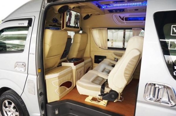 TOYOTA COMMUTER 2.5 D4D หลังคาสูง