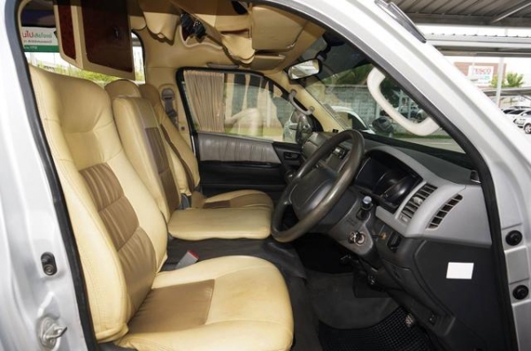 TOYOTA COMMUTER 2.5 D4D หลังคาสูง