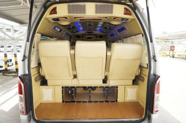 TOYOTA COMMUTER 2.5 D4D หลังคาสูง