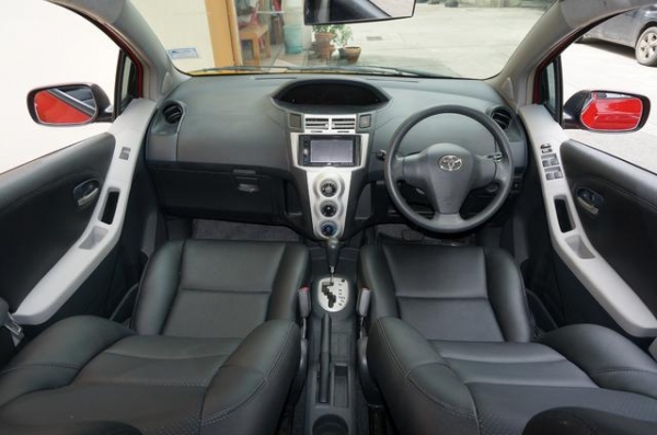 2007 TOYOTA YARIS 1.5 E
