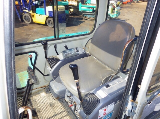 ขายรถแบคโฮ KOMATSU PC30-7 หัวเก๋ง นำเข้าจากญี่ปุ่น ติดต่อคุณ อิทธิวัฒน์ 089-7467778