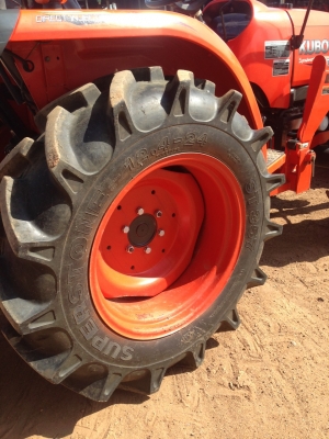 รถไถคูโบต้าL3608แรง สวยๆเดิมๆไมร์เพียง900ช.ม.ไม่เคยปันนาไม่ได้ทำสี พร้อมไช้งานทะเบืยนพร้อม  ขายใน  ราคา298000บาท รถอยู่วังบัว คลองขลุง กำแพงเพชร    สนใจสอบุถามได้ที่081 3655997 อำพร  พาเจริญ  ราคาต่อรองได้อีกนะครับ