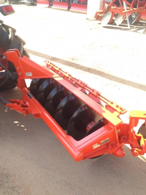 รถไถคูโบต้าL3608แรง สวยๆเดิมๆไมร์เพียง900ช.ม.ไม่เคยปันนาไม่ได้ทำสี พร้อมไช้งานทะเบืยนพร้อม  ขายใน  ราคา298000บาท รถอยู่วังบัว คลองขลุง กำแพงเพชร    สนใจสอบุถามได้ที่081 3655997 อำพร  พาเจริญ  ราคาต่อรองได้อีกนะครับ