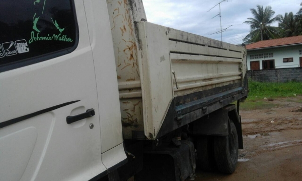 กระบะดั้มเปล่าๆ6ล้อSMM..ไม่มีกระบอกยก ไม่มีคัสซีเทียม ยกลงจาก 6ล้อHINO 175 แรง