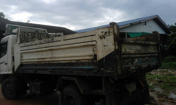 กระบะดั้มเปล่าๆ6ล้อSMM..ไม่มีกระบอกยก ไม่มีคัสซีเทียม ยกลงจาก 6ล้อHINO 175 แรง