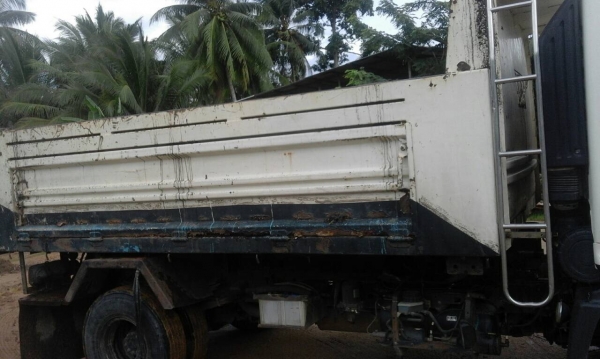 กระบะดั้มเปล่าๆ6ล้อSMM..ไม่มีกระบอกยก ไม่มีคัสซีเทียม ยกลงจาก 6ล้อHINO 175 แรง