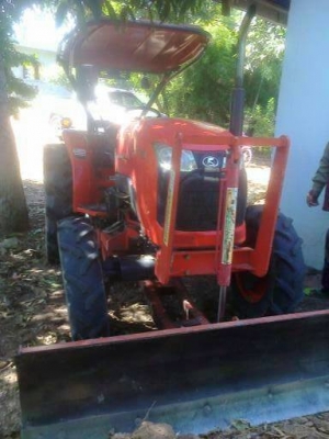 ขายรถไถ KUBOTA L4708 ใช้งานน้อย อุปกรณ์ครบ ดันหน้า ผานหลัง โรตารี่ สภาพพร้อมใช้งาน เอกสารพร้อมโอน สนใจโทร 090-8588220คุณนะ 093-3258446คุณบิว หรือเข้าดูสินค้าอื่นๆได้ที่ www.truck.in.th/498 หรือเพจFacebook ณรงค์ ซื้อขายรถมือสอง (เว็บไซต์ส่วนตัว) หรือFacebo