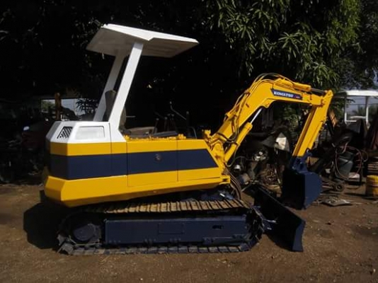 ขายรถขุด KOMATSU. PC20-5 รถเก่านอกแท้ มีเอกสารใบอินวอย รถไม่เคยใช้งานในไทย สนใจติดต่อ099-907-9273กิ๊ฟ