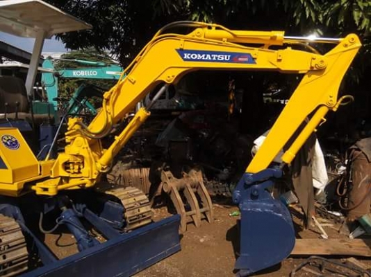 ขายรถขุด KOMATSU. PC20-5 รถเก่านอกแท้ มีเอกสารใบอินวอย รถไม่เคยใช้งานในไทย สนใจติดต่อ099-907-9273กิ๊ฟ