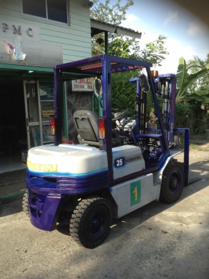 +++ ขายโฟล์คลิฟท์ KOMATSU FD25-11 (สภาพดี พร้อมใช้ 8000 ชม.) ขนาด 2.5 ตัน เครื่องยนต์ดีเซล ISUZU เสา 3 เมตร เกียร์ธรรมดา ยาง 1,070 มม. ยางตัน +++ ขายโฟล์คลิฟท์ KOMATSU FD25-11 (สภาพดี พร้อมใช้ 8000 ชม.) ขนาด 2.5 ตัน เครื่องยนต์ดีเซล ISUZU เสา 3 เมตร เกียร์ธรรมดา ยาง 1,070 มม. ยางตัน