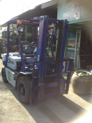 +++ ขายโฟล์คลิฟท์ KOMATSU FD25-11 (สภาพดี พร้อมใช้ 8000 ชม.) ขนาด 2.5 ตัน เครื่องยนต์ดีเซล ISUZU เสา 3 เมตร เกียร์ธรรมดา ยาง 1,070 มม. ยางตัน +++ ขายโฟล์คลิฟท์ KOMATSU FD25-11 (สภาพดี พร้อมใช้ 8000 ชม.) ขนาด 2.5 ตัน เครื่องยนต์ดีเซล ISUZU เสา 3 เมตร เกียร์ธรรมดา ยาง 1,070 มม. ยางตัน