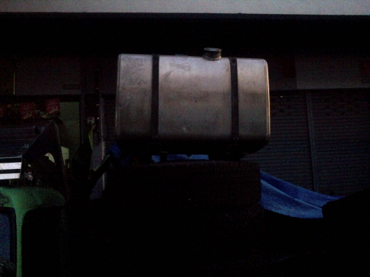 ขายถังนำ้มัน 400 ลิตร ราคา 15000 บาทโทร 0906208746