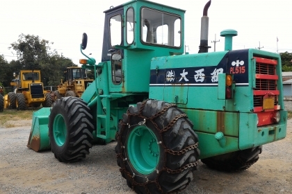 ถึงไทยแล้วจ้า KOMATSU 515-2 เครื่อง komatsu สภาพเดิมๆ สวย พร้อมใช้งาน นำเข้าจากญี่ปุ่น โทร.090-986-2521 อ๊อบ