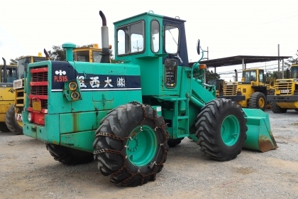 ถึงไทยแล้วจ้า KOMATSU 515-2 เครื่อง komatsu สภาพเดิมๆ สวย พร้อมใช้งาน นำเข้าจากญี่ปุ่น โทร.090-986-2521 อ๊อบ