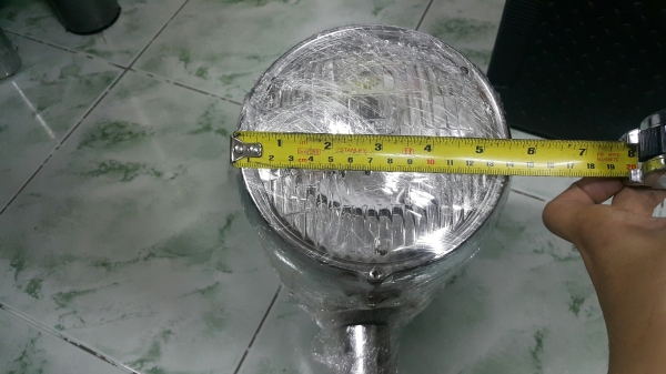 สปอร์ตไลท์ ปรับหมุนก้ม-เงย หมุนซ้าย-ขวาได้ ด้วยระบบไฟฟ้า ตัวทำด้วยโครเมี่ยม ติดรถยนต์ได้ ทนแดด ทนฝน